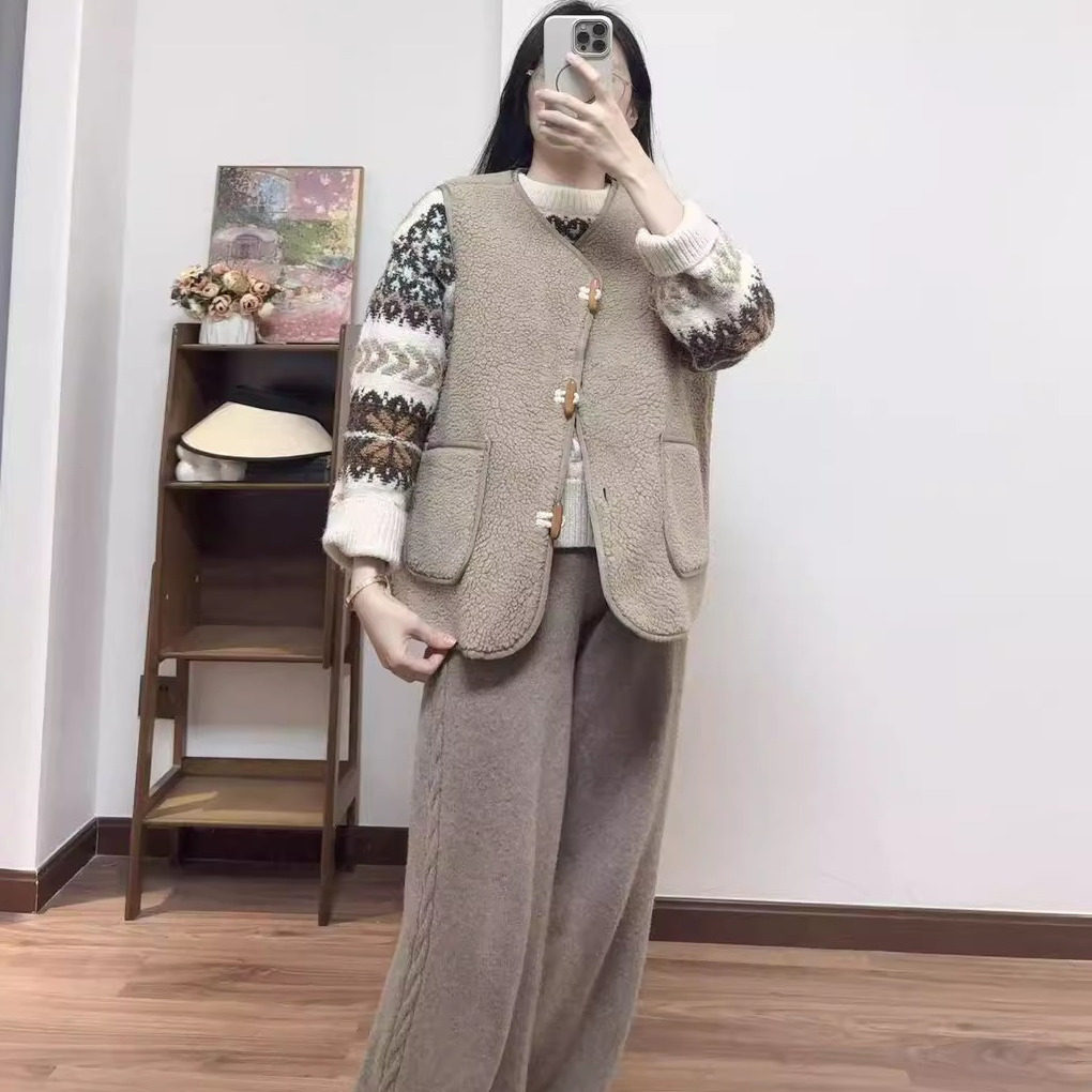 日系通勤风羊羔毛马甲女V领单排