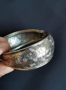 Vintage Avon of Belleville 银色手镯