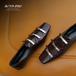 七与多 平底单鞋 牛皮 秋新款 女重工方头金属扣踩跟小皮鞋 2cm