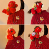 新款 红色马年毛绒胸针礼物卡通链条中国风春节衣服配饰员工小礼品