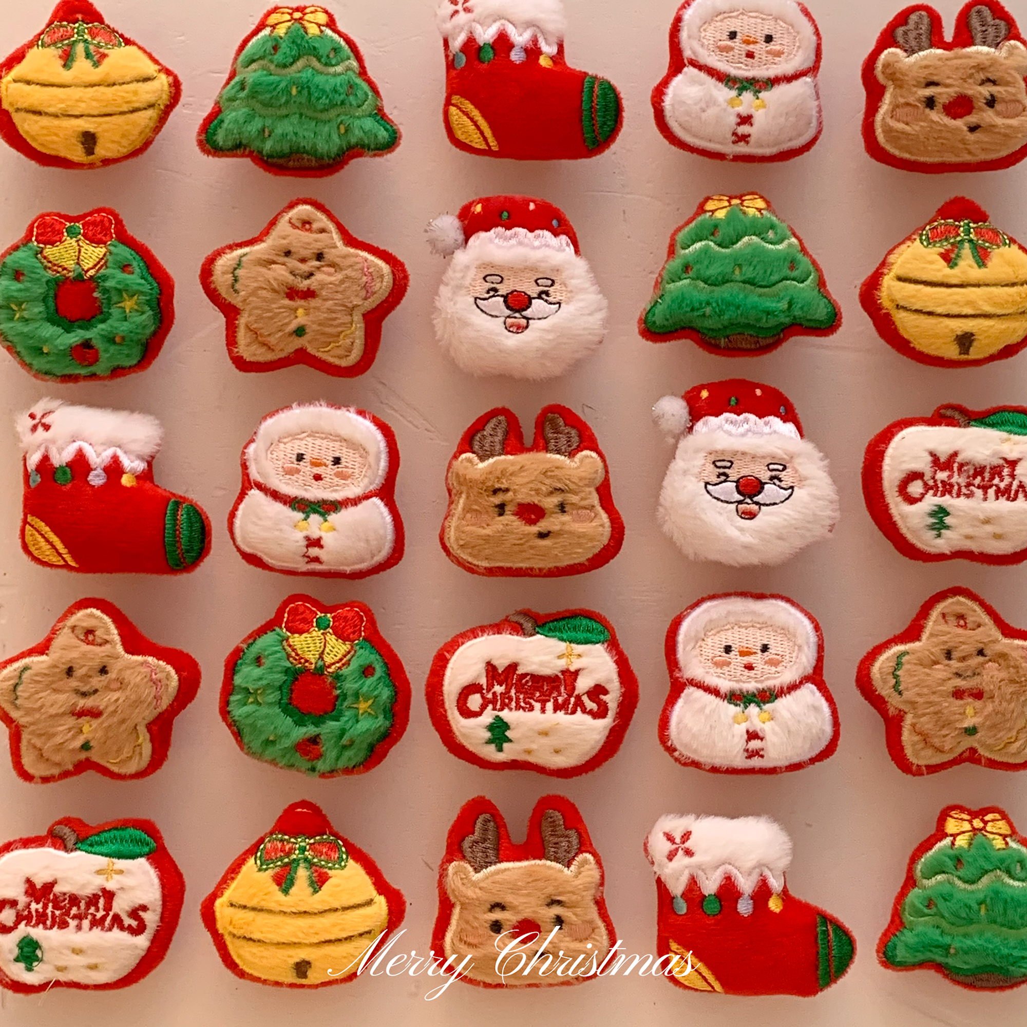 圣诞节装饰品礼物女圣诞服装毛绒玩偶胸针毛衣配饰围巾别针小礼品