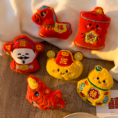 新年马年玩偶胸针配饰卡通可爱毛绒小马公仔挂饰衣服包包别针饰品