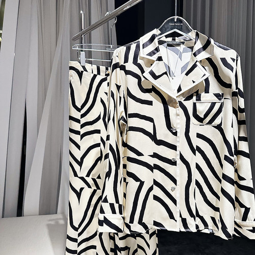 女士真丝睡衣外穿时髦条纹套装