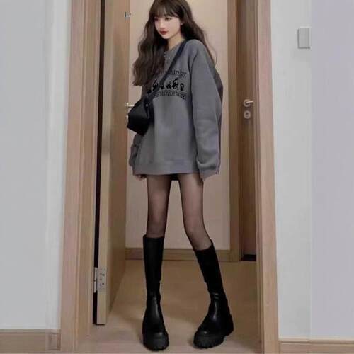 深灰色圆领卫衣女宽松遮屁股