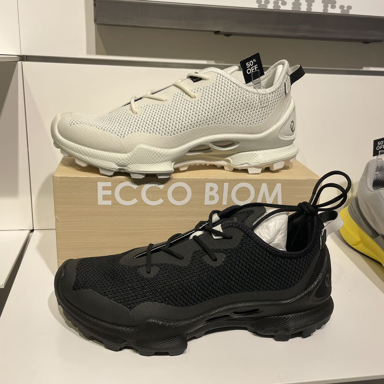 Ecco爱步男鞋新款户外鞋舒适透气越野跑鞋803234健步C踪迹