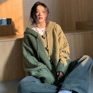 连帽毛衣外套女秋冬高级感温柔慵懒加厚粗针麻花针织开衫外穿上衣