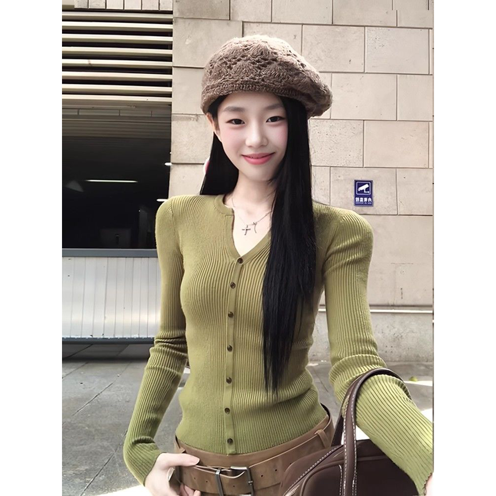 纽扣V领毛衣针织衫女秋冬