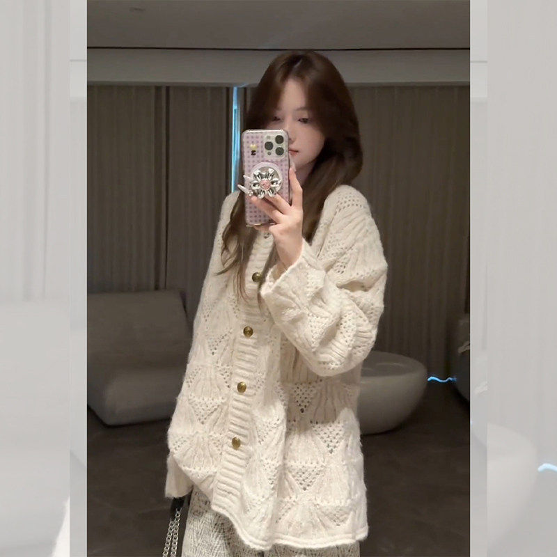 白色巨出片气质温柔百搭宽松甜美慵懒风针织衫毛衣开衫外套女早秋