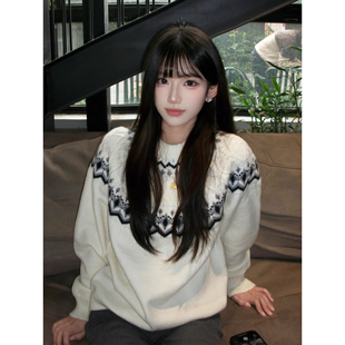 费尔岛2025新款秋冬季白色毛衣可外穿内搭慵懒高级感针织女士上衣