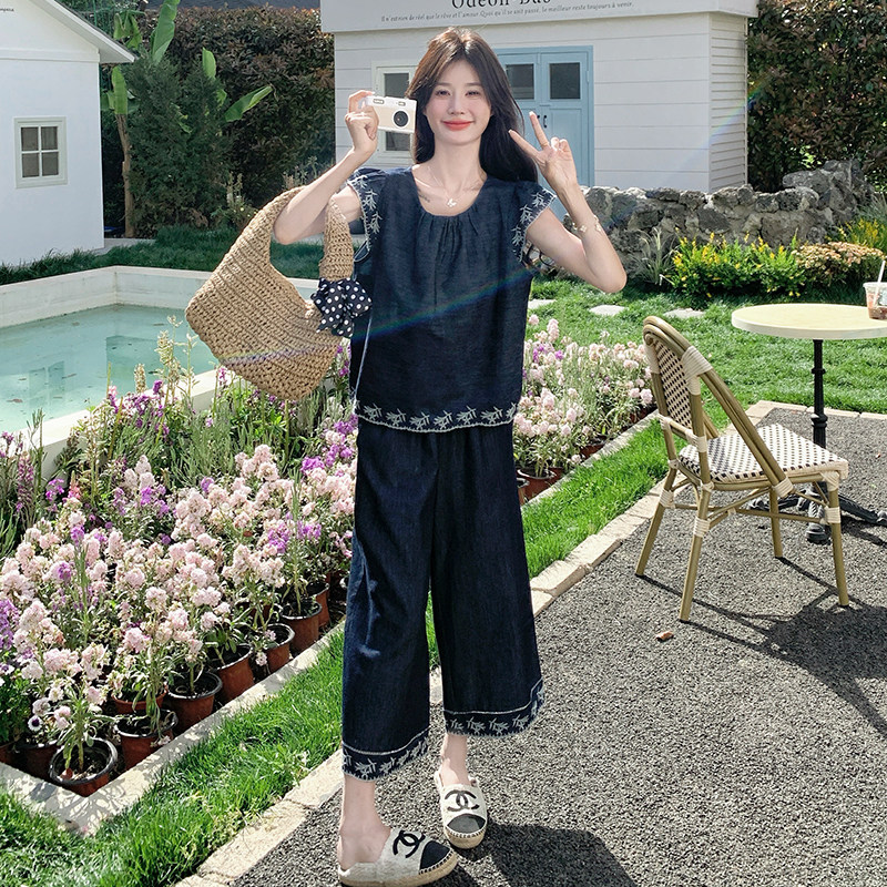 今年流行复古刺绣牛仔套装女2025夏季新款小飞袖上衣阔腿裤两件套,女装套装/套裙,浙宝099