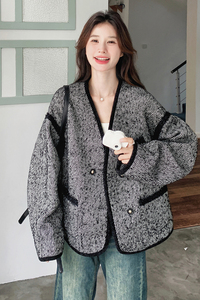 黑色小香风v领短外套女冬季2025新款宽松显瘦法式高级感毛呢上衣图片