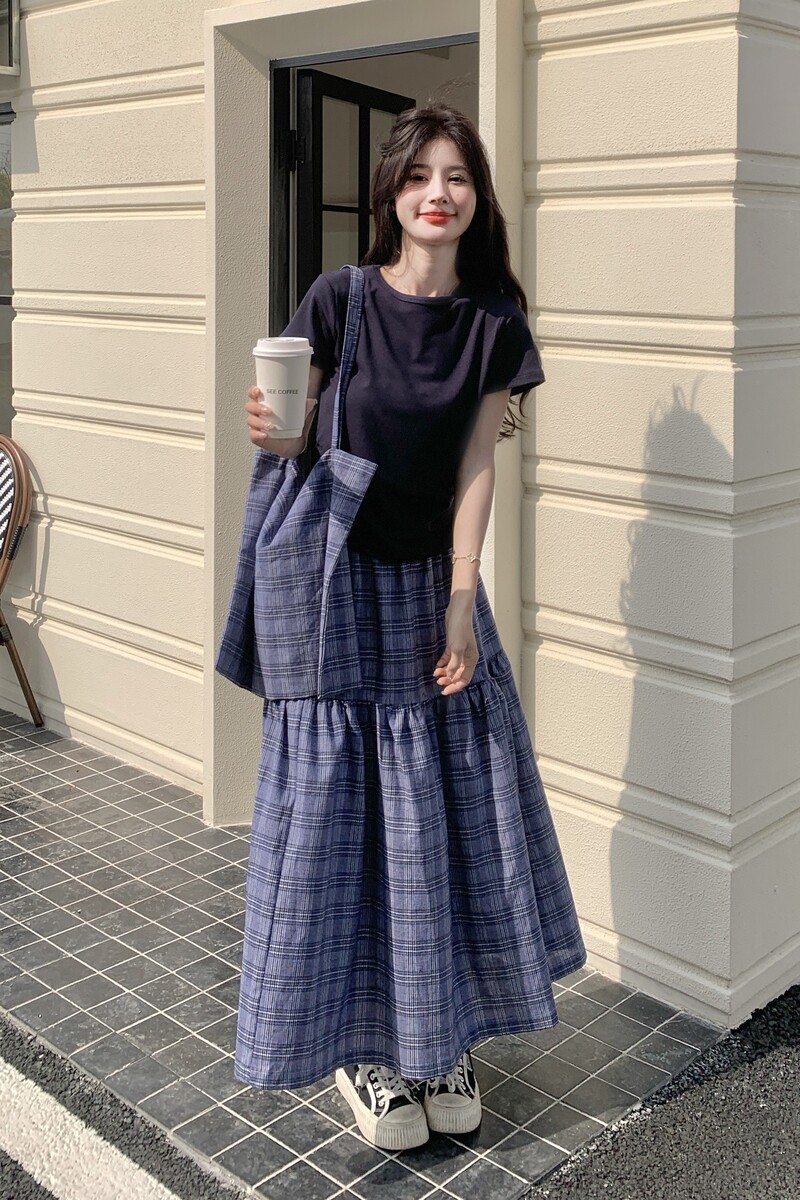 休闲松弛感一整套穿搭女2025夏季新款黑色显瘦短袖格纹半身裙套装,女装套装/套裙,浙宝099