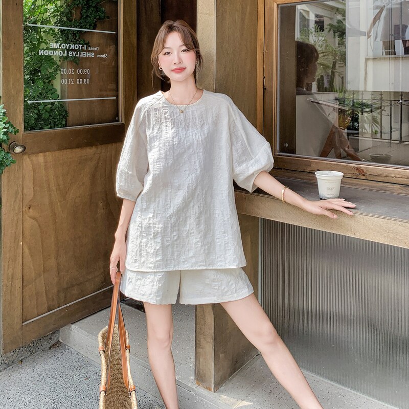 夏日ootd穿搭休闲套装女新款小个子轻薄肌理感刺绣上衣短裤两件套，女装套装/套裙，浙宝099