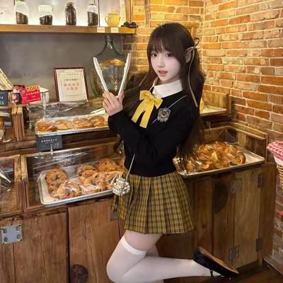 收腰毛衣开衫格裙迪士尼穿搭套装