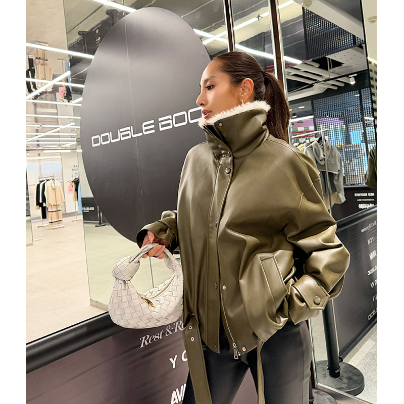 丸丸Maruco10号PM20:00上新 高级感环保皮衣棉服~大翻领夹克外套