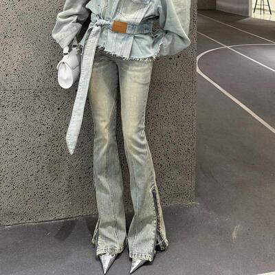 高腰微喇牛仔裤拉链设计
