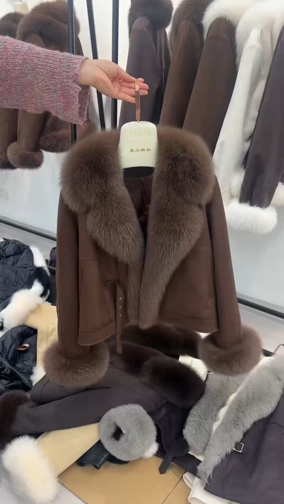 高端洋气时髦炸街皮毛一体加厚保暖外套潮流百搭冬网红新款显气质