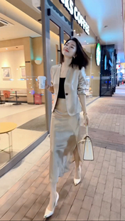 女士宽松显瘦西装 2025夏季 套装 新款 外套半身裙两件套潮流网红 时尚