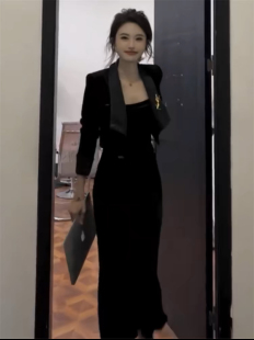 女2025秋季 款 法式 网红爆款 外套 西服套装 香风短款 显瘦吊带裙 时尚