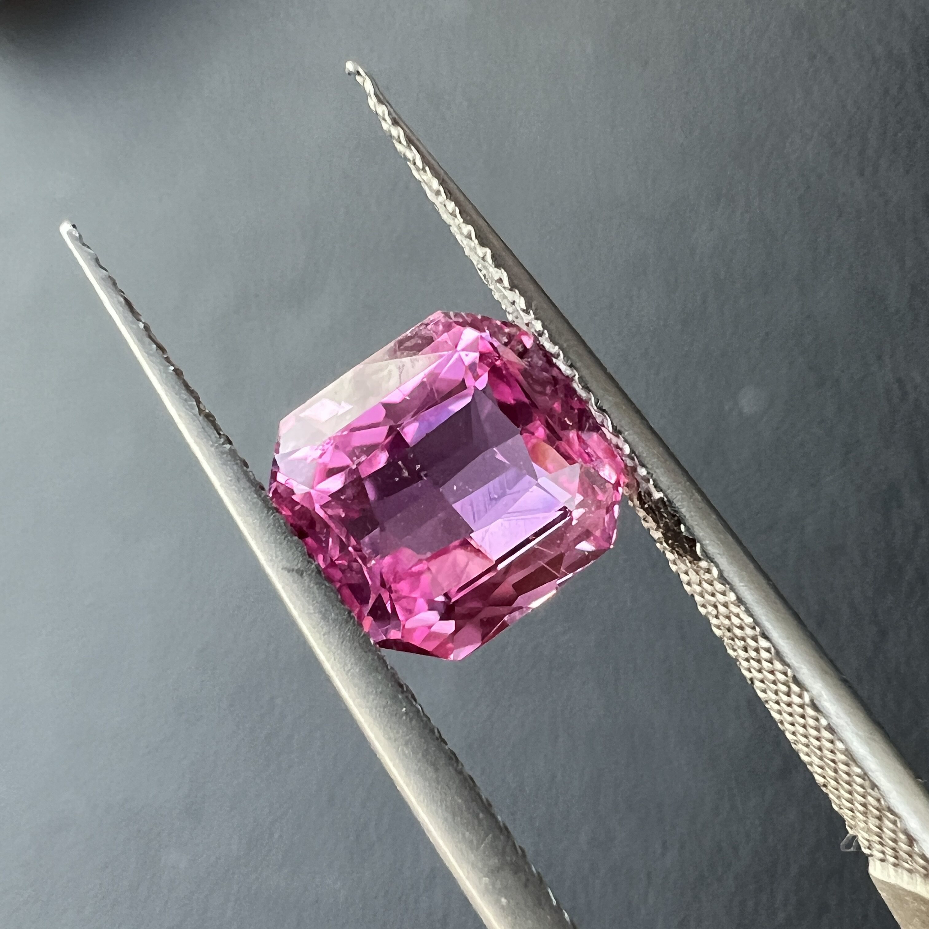 1.51克拉天然无烧粉蓝宝八角形精切晶体干净颜色浓郁6.5*6.5mm