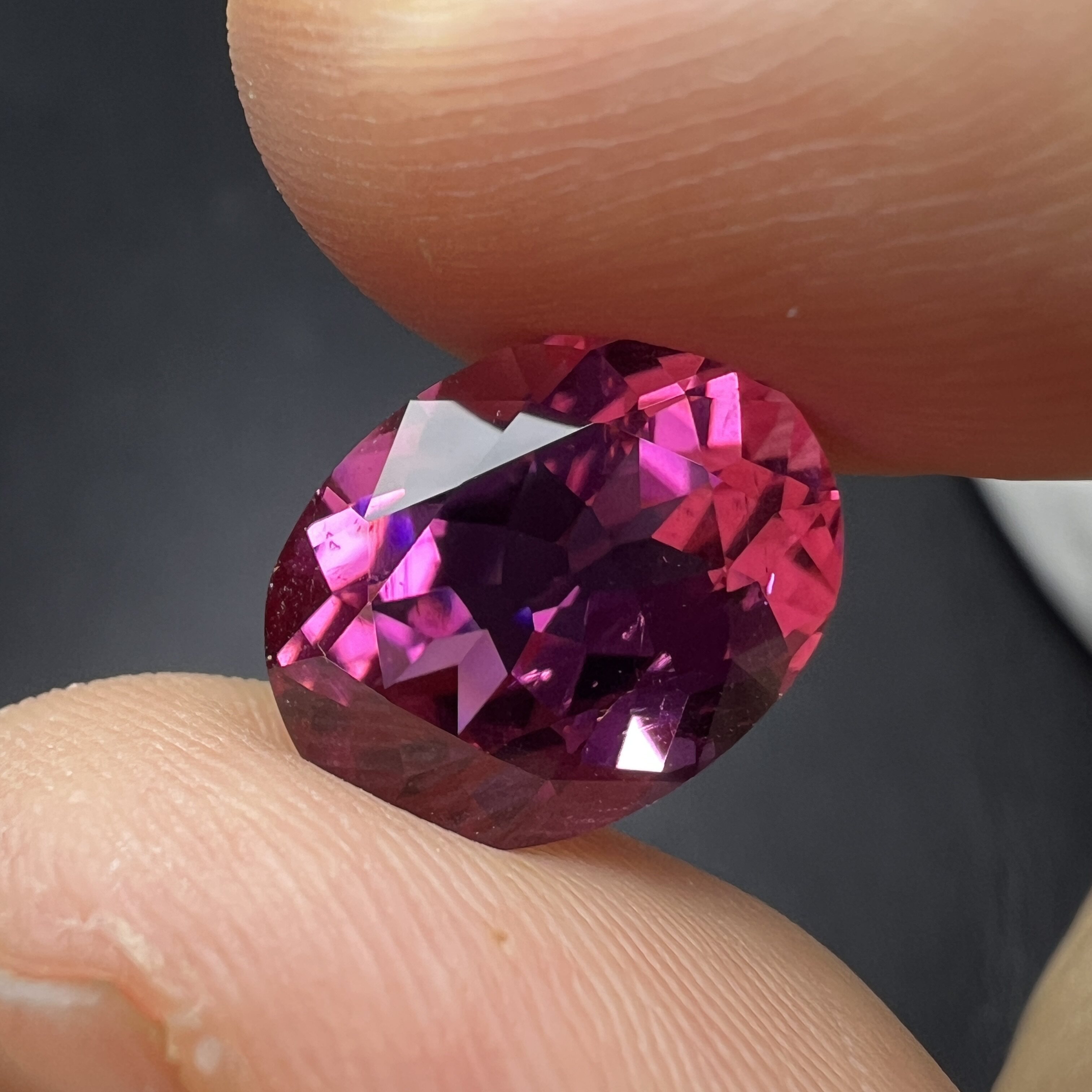 5.73克拉粉红色碧玺椭圆形全净体高品质商品10*13mm