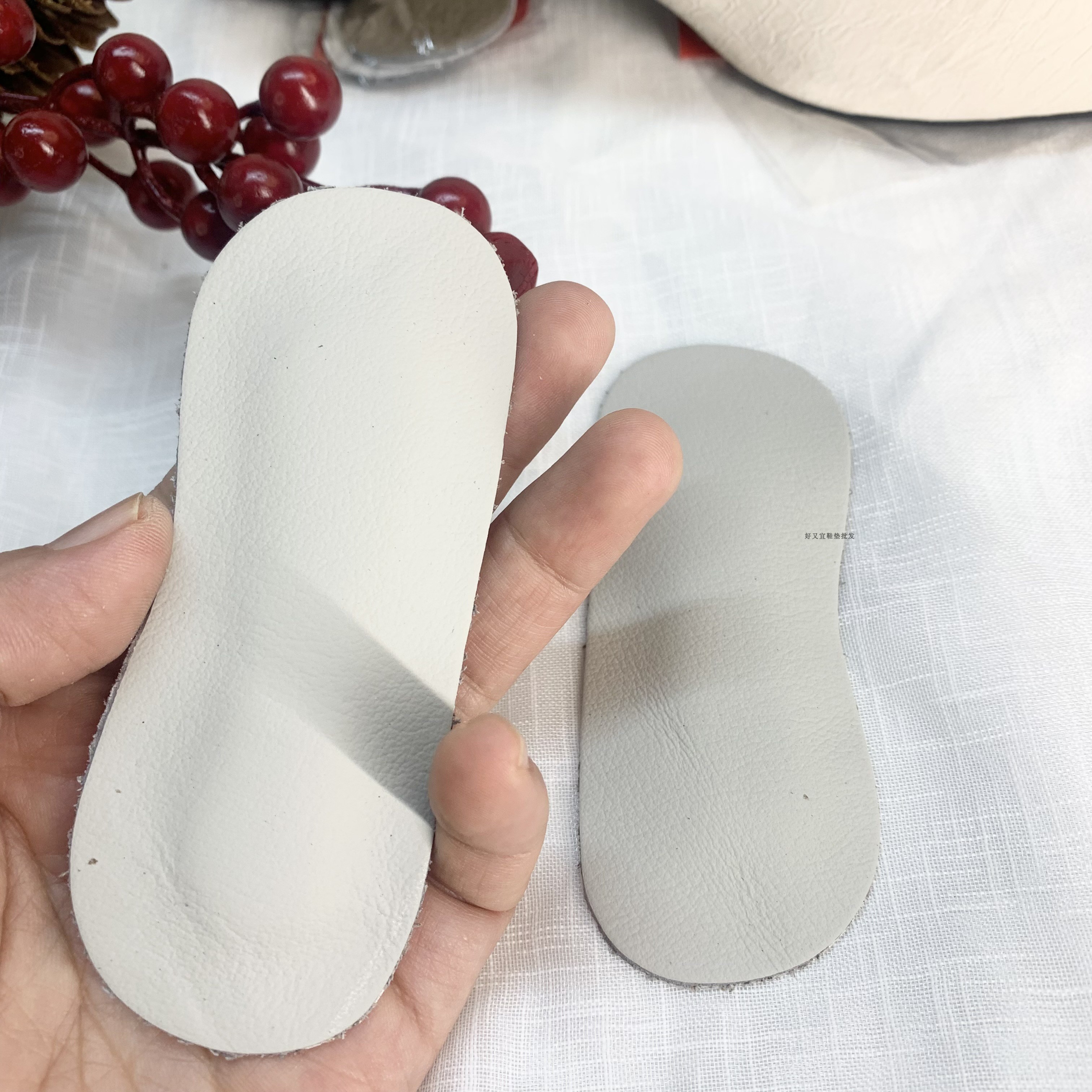 牛皮后跟贴防掉跟加厚防磨不跟脚高跟鞋大了调节码防滑半码垫男女