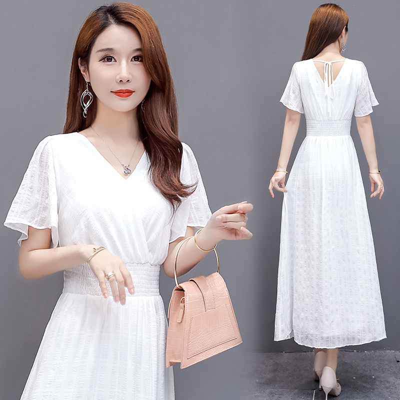 白色连衣裙修身显瘦海边度假长裙