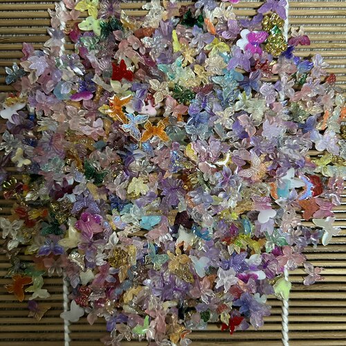树脂蝴蝶小饰品配件彩色混装100个立体贴片美甲配饰手工材料