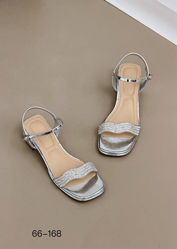 珍琳月2026夏季新款法式水钻一字带凉鞋浅口单鞋女气质方头粗跟鞋