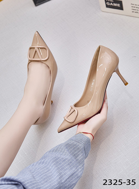 钎金鸟2325-35法式高端定制款香港岛华伦V字扣尖头细跟浅口高跟鞋