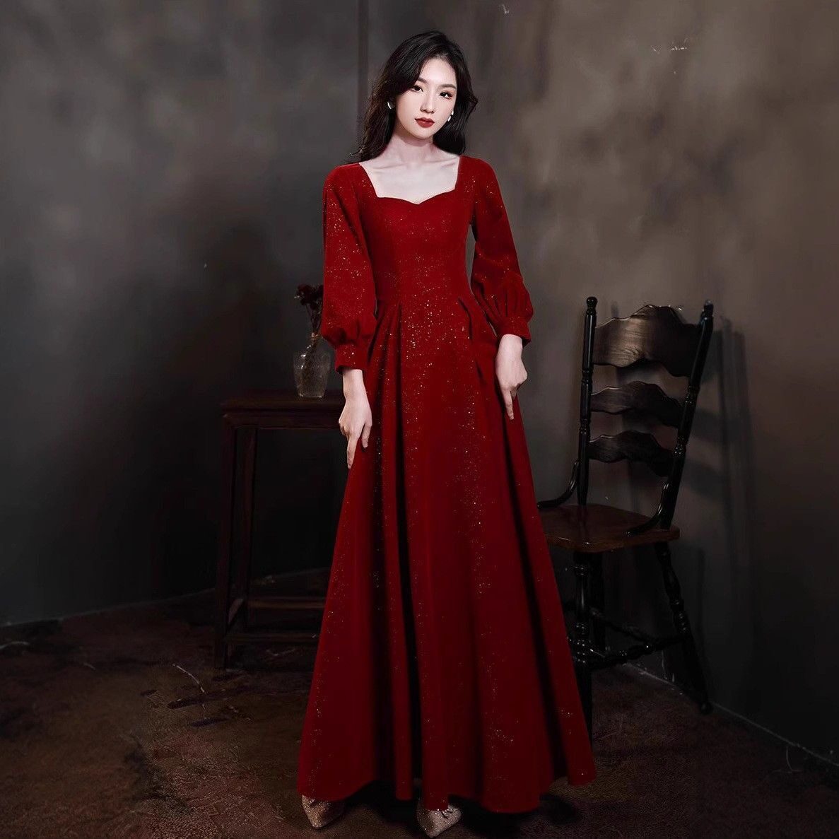 高级感轻奢复古显瘦红色连衣裙女法式长裙新娘订婚敬酒服日常可穿