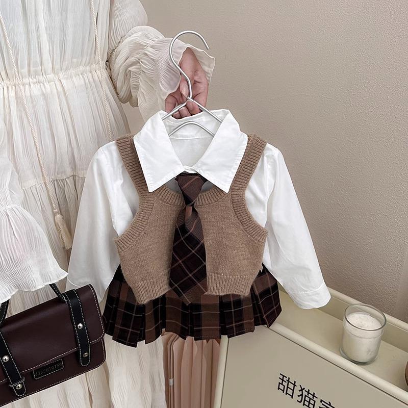 女小童学院风衬衫背心百褶裙套装