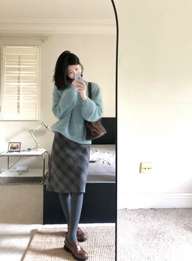 韩系温柔蓝色圆领毛衣女秋冬2025新款格纹a字半身裙时尚两件套装