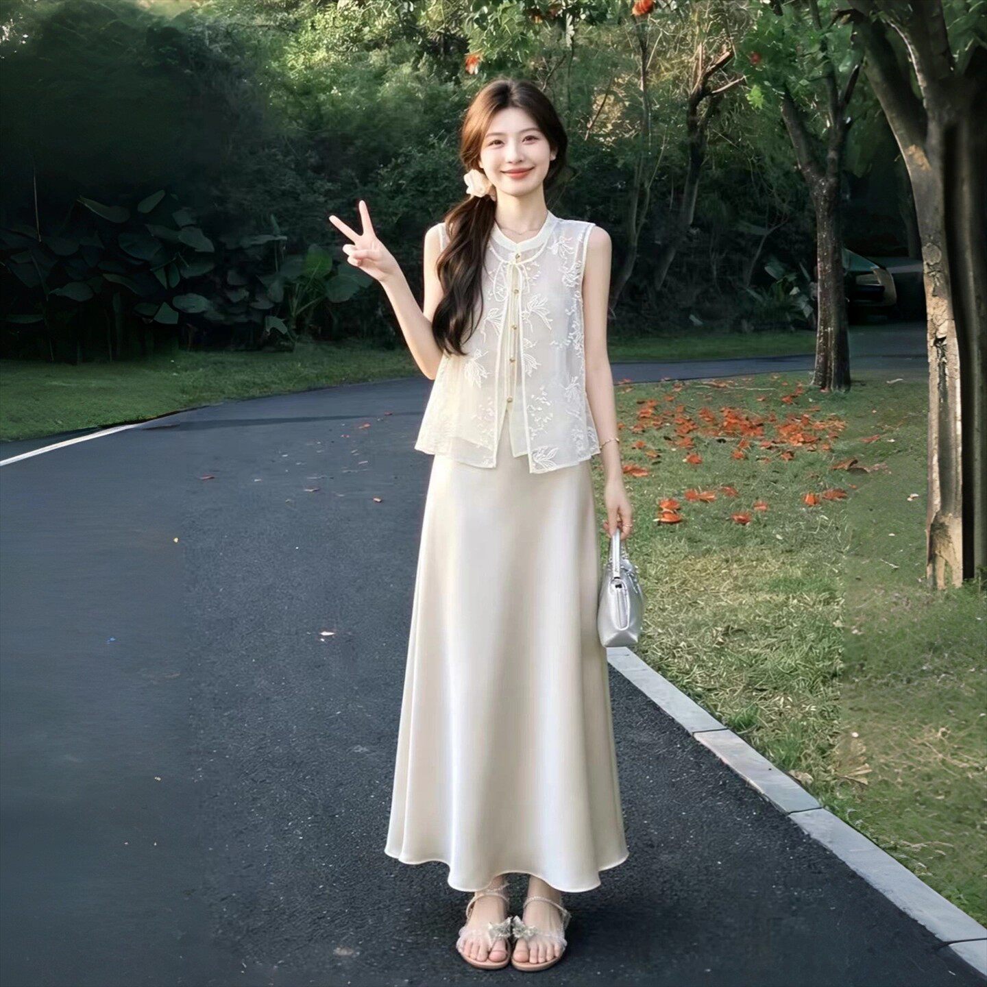 贵气缎面半身裙刺绣马甲套装女