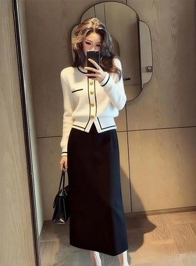 巨好看的秋冬穿搭2025独特漂亮时髦洋气高级感白色针织开衫上衣女