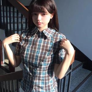 美式复古格子衬衫女夏款2025新款短袖衬衣收腰修身斜扣设计感上衣