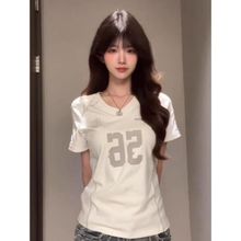 美式复古辣妹V领潮牌球衣白色短袖t恤女夏季短款修身百搭运动上衣