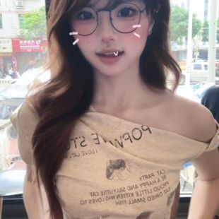设计感独特别致上衣 美式 复古斜肩趣味印花短袖 t恤女夏季 辣妹修身