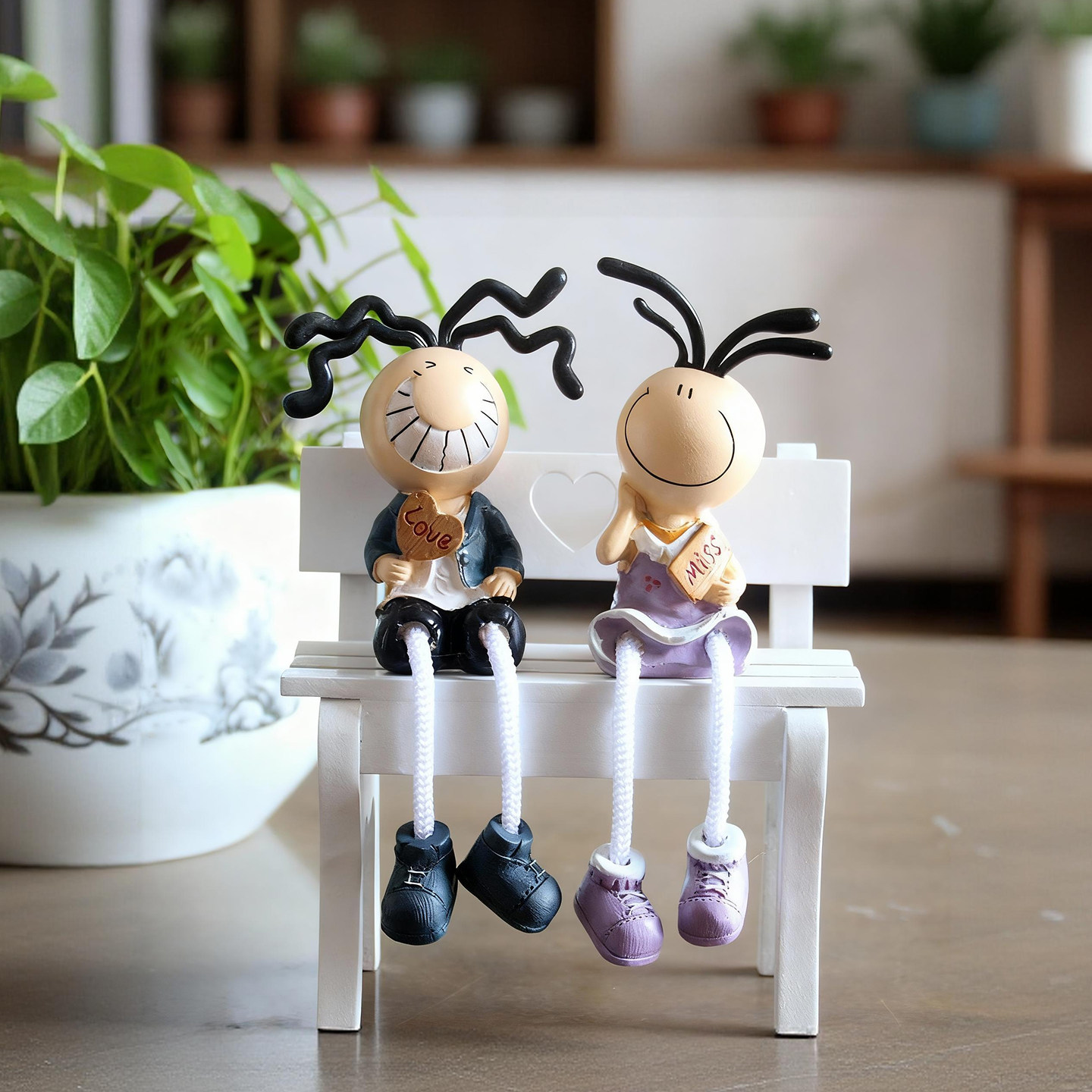 现代简约白色椅子摆件