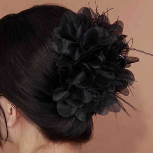 高级感羽毛抓夹后脑勺盘发鲨鱼夹增发量头饰气质黑色花朵半扎发卡