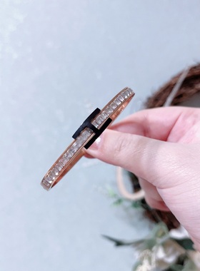 轻奢款椭圆手镯钛钢金色百搭质感极简风不易褪色网红同款手环2339