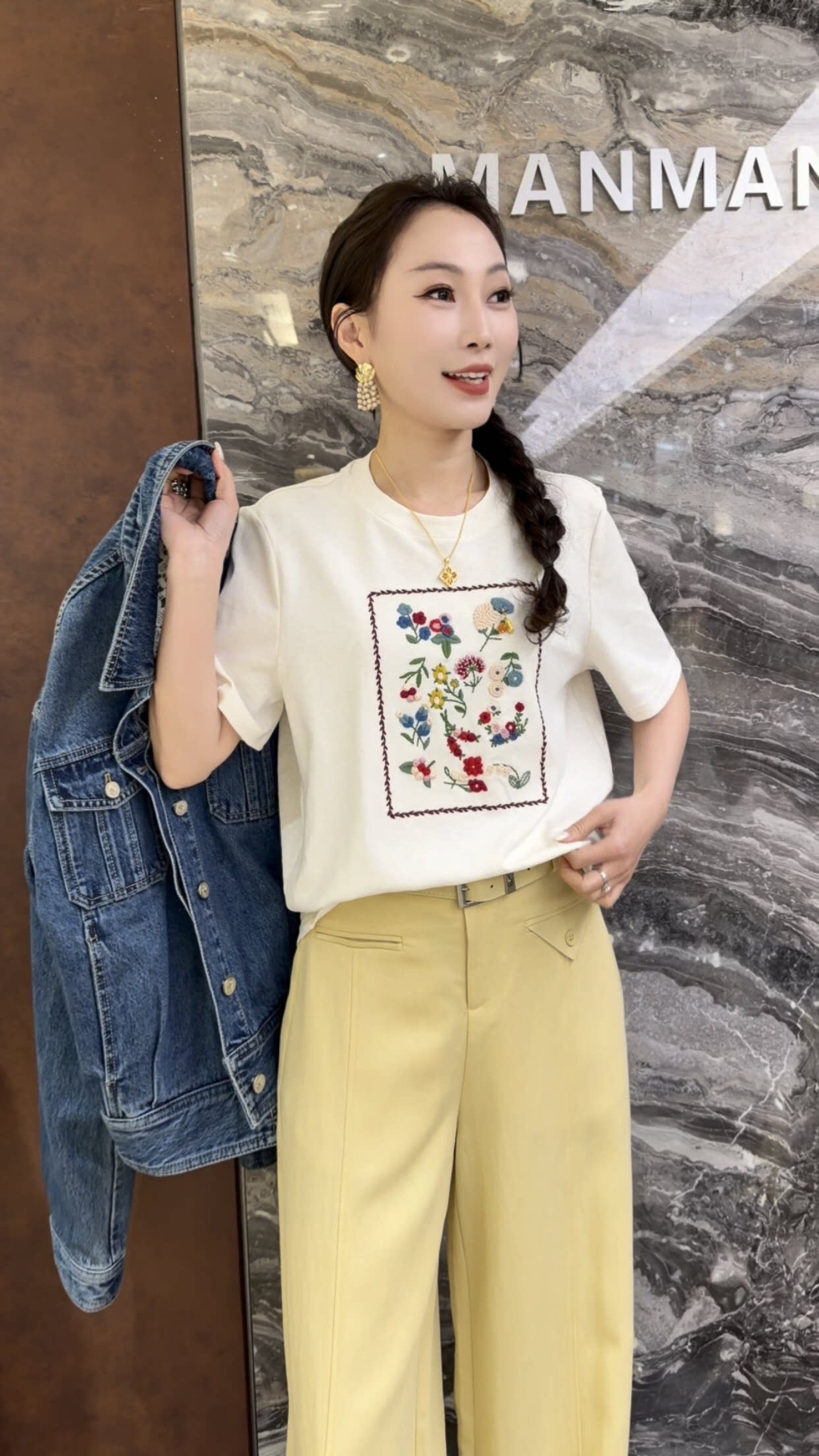 欧洲站2026春季新款重工刺绣碎花短袖套头圆领百搭田园风T恤衫女