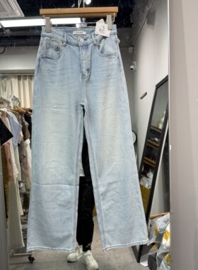 欧洲站2026夏季新款时尚高腰一粒扣显瘦修身刺绣窄版牛仔长裤女士