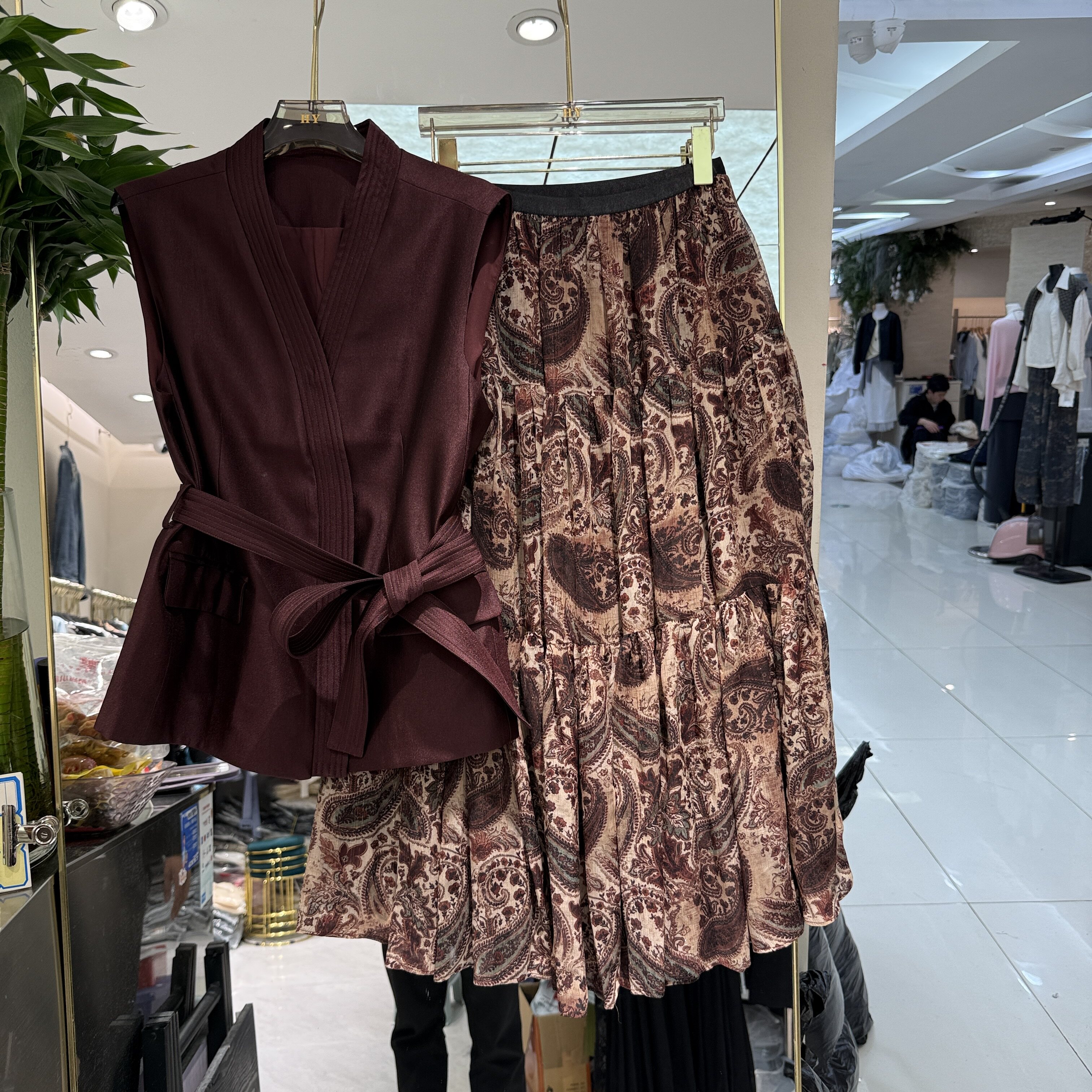 欧洲站2026春季新款V领绑带收腰款马夹碎花半身裙套装女士L68969