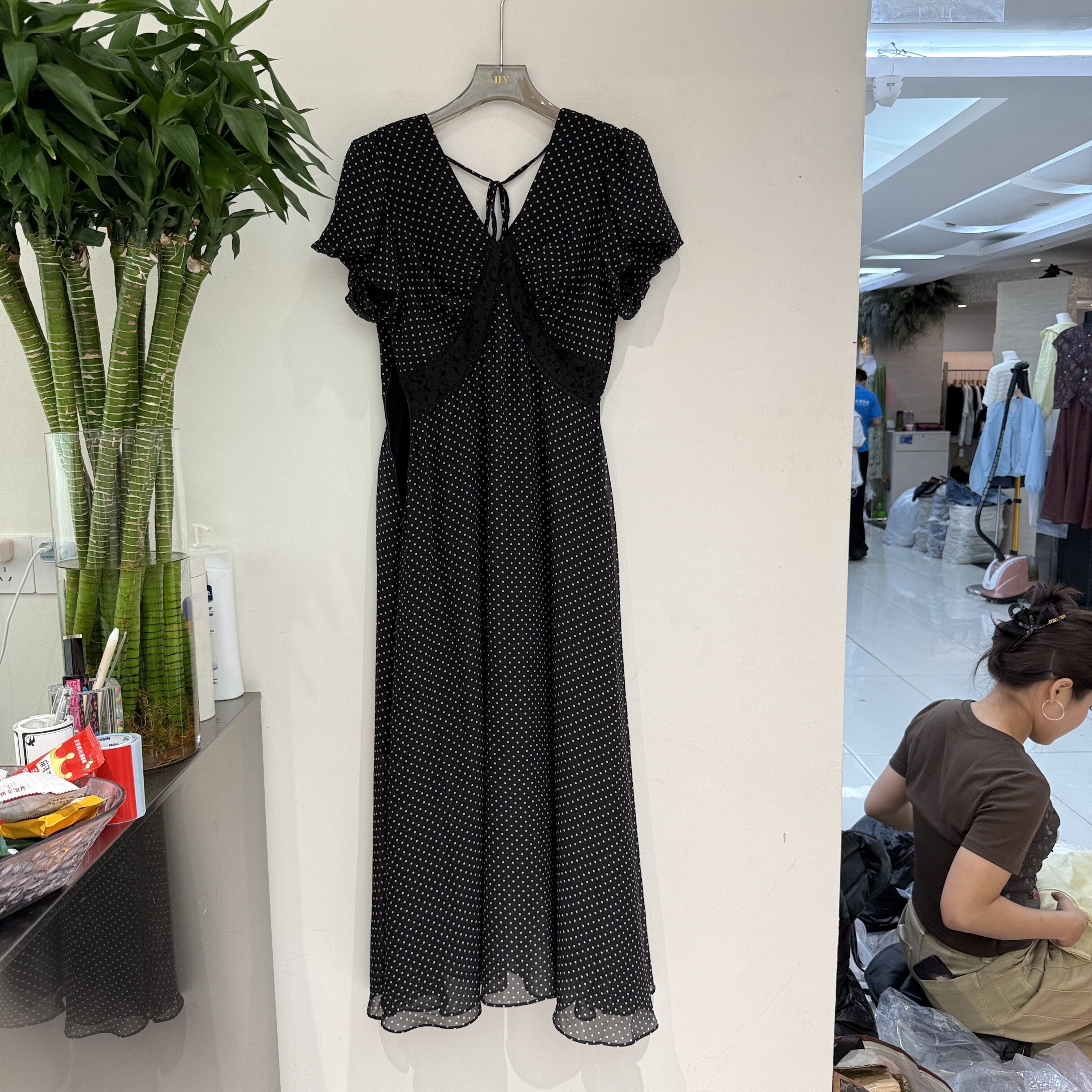 欧洲站2026夏季新款欧货交叉v领蕾丝拼接后系带波点连衣裙女9621