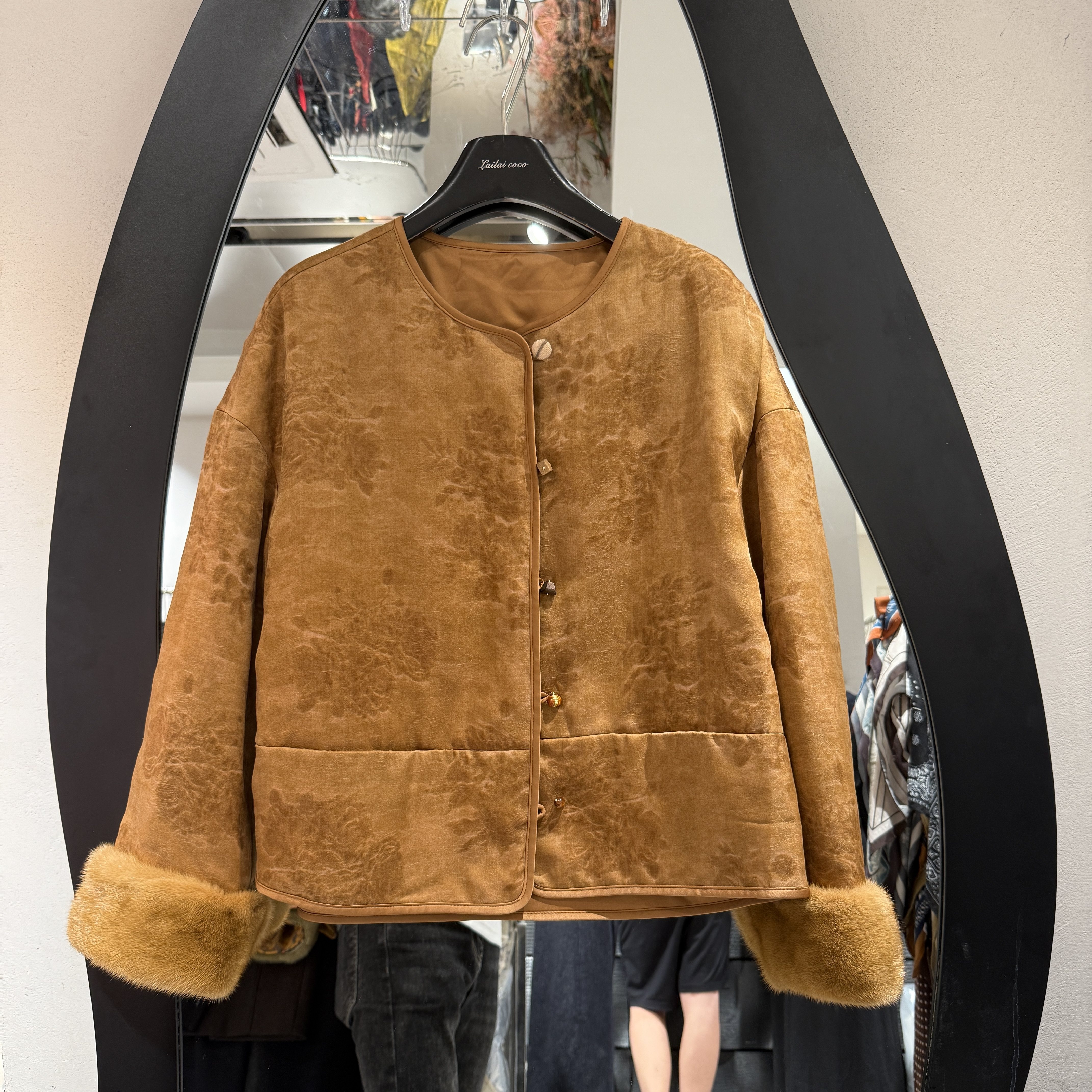 欧洲站2025秋冬新款圆领排扣提花轻奢高级感水貂拼接保暖外套3109