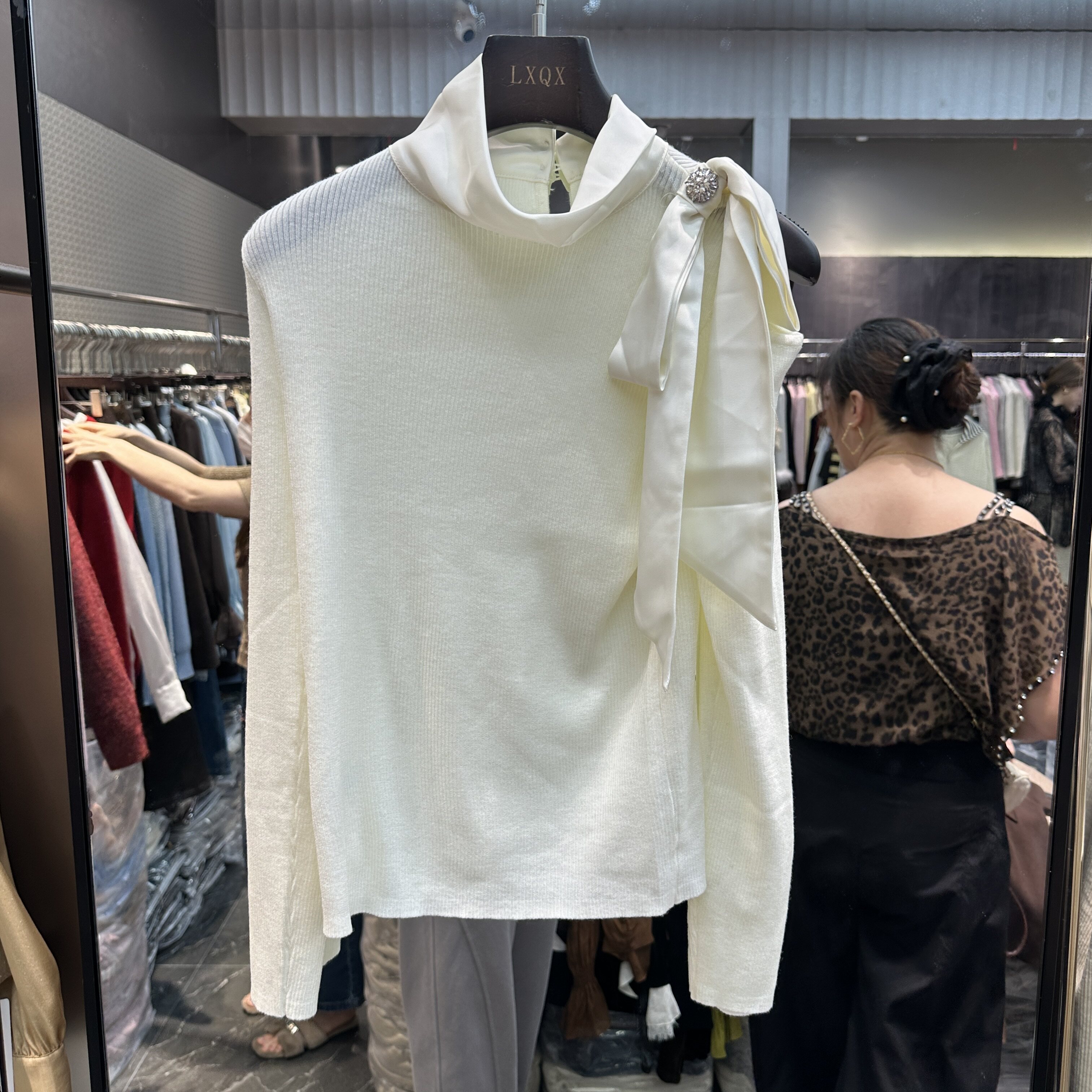 可可家欧货2026秋新品半高领绑带蝴蝶结好看甜美套头款女士上衣潮