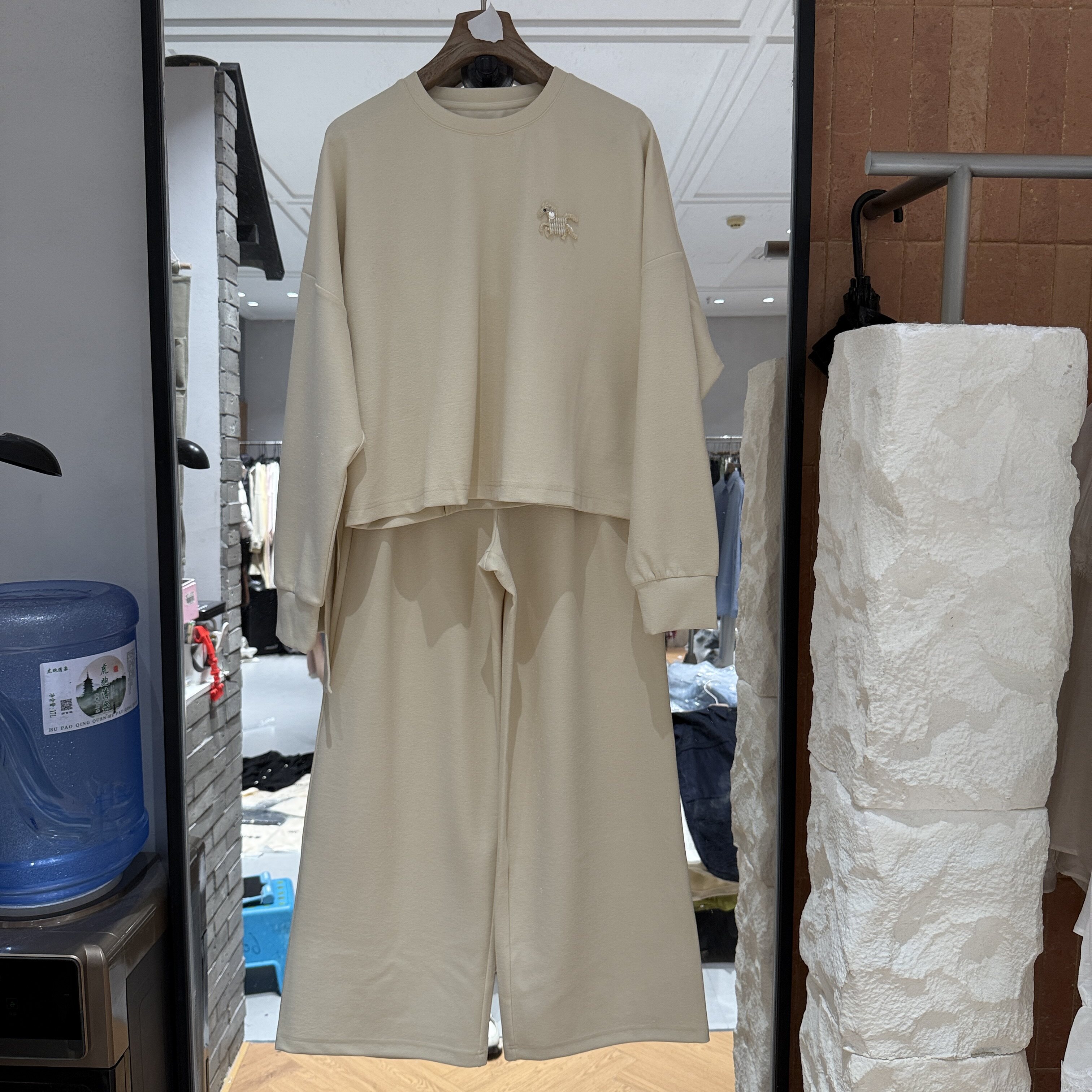 欧洲站2026春季新款时尚学院风钉钻卡通显瘦减龄款卫衣阔腿裤套装