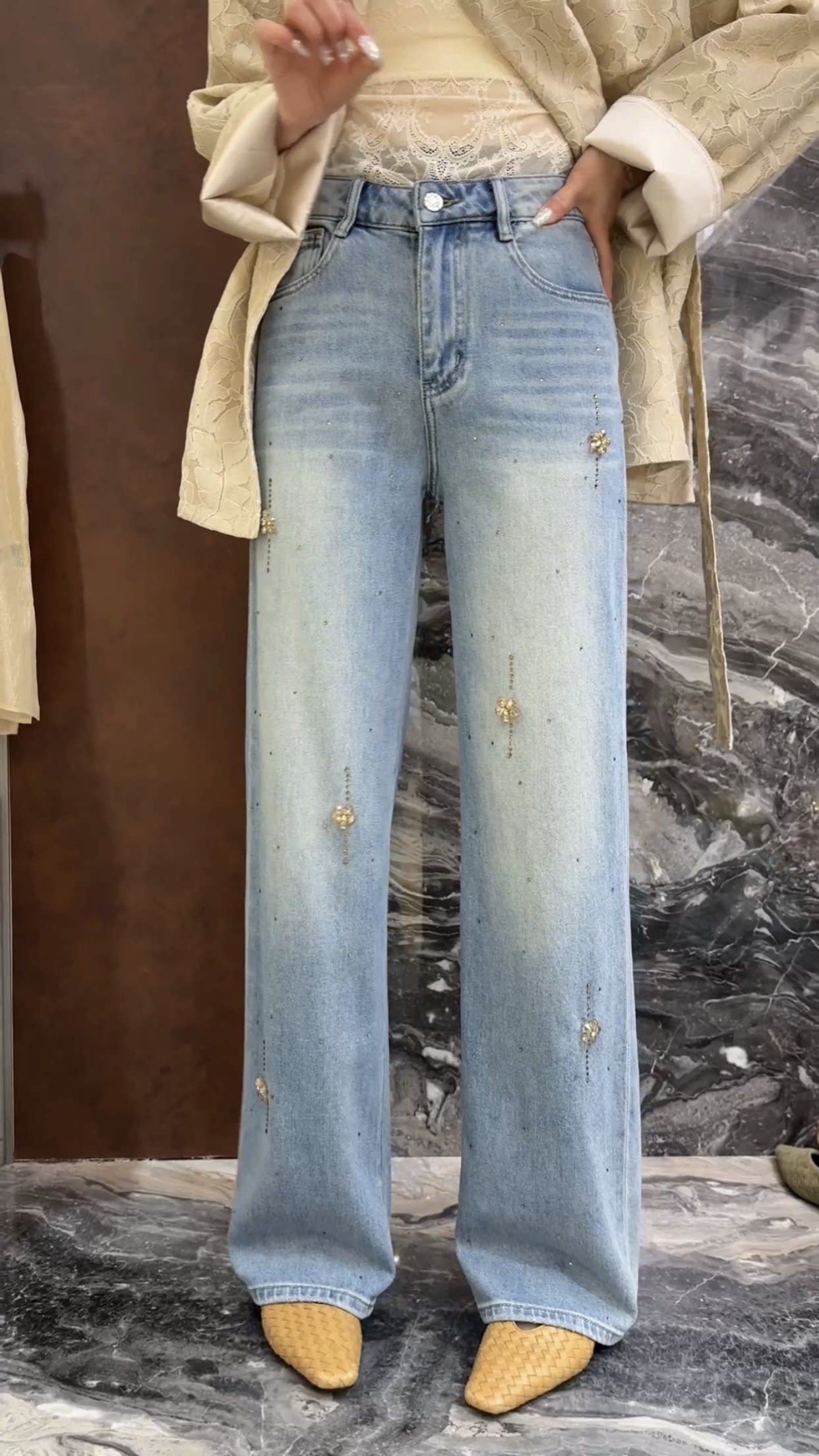 欧洲站2026春季新款高腰订钻绣花显瘦百搭款女阔版水洗牛仔阔腿裤