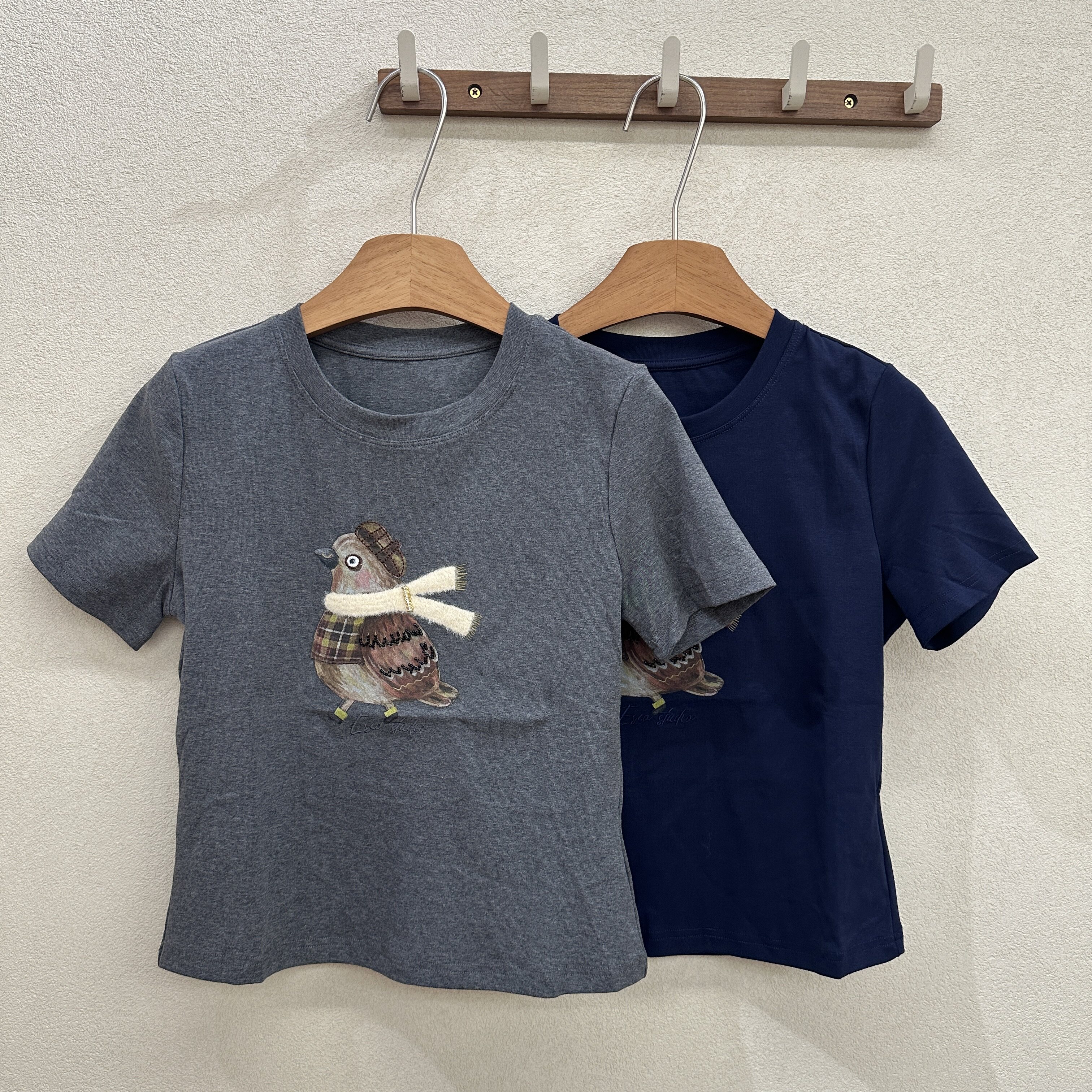 欧洲站2026秋季新款短袖卡通小鸡围巾印花减龄小版女士T恤衫E835